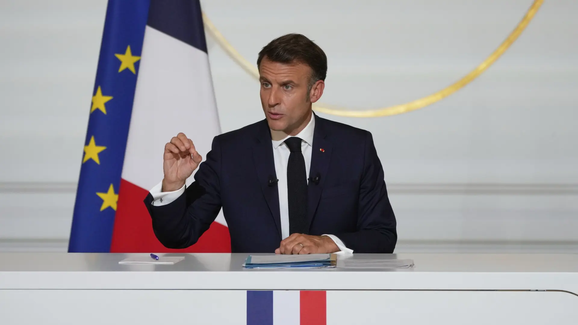 Macron advierte a Irán de "represalias" por la acusación de espionaje a dos franceses