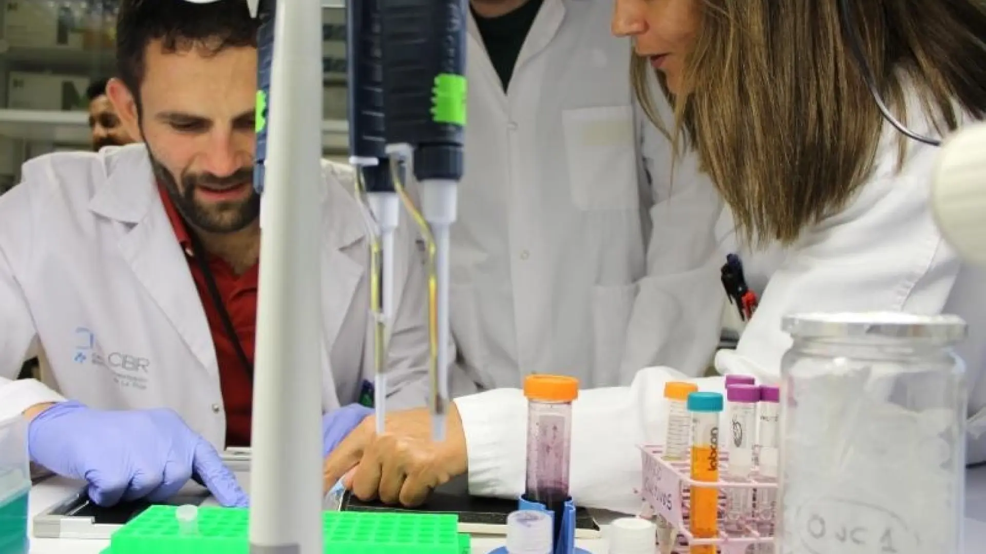 Científicos españoles desarrollan una nueva vacuna de ARN mensajero que logra reducir el número y tamaño de las metástasis