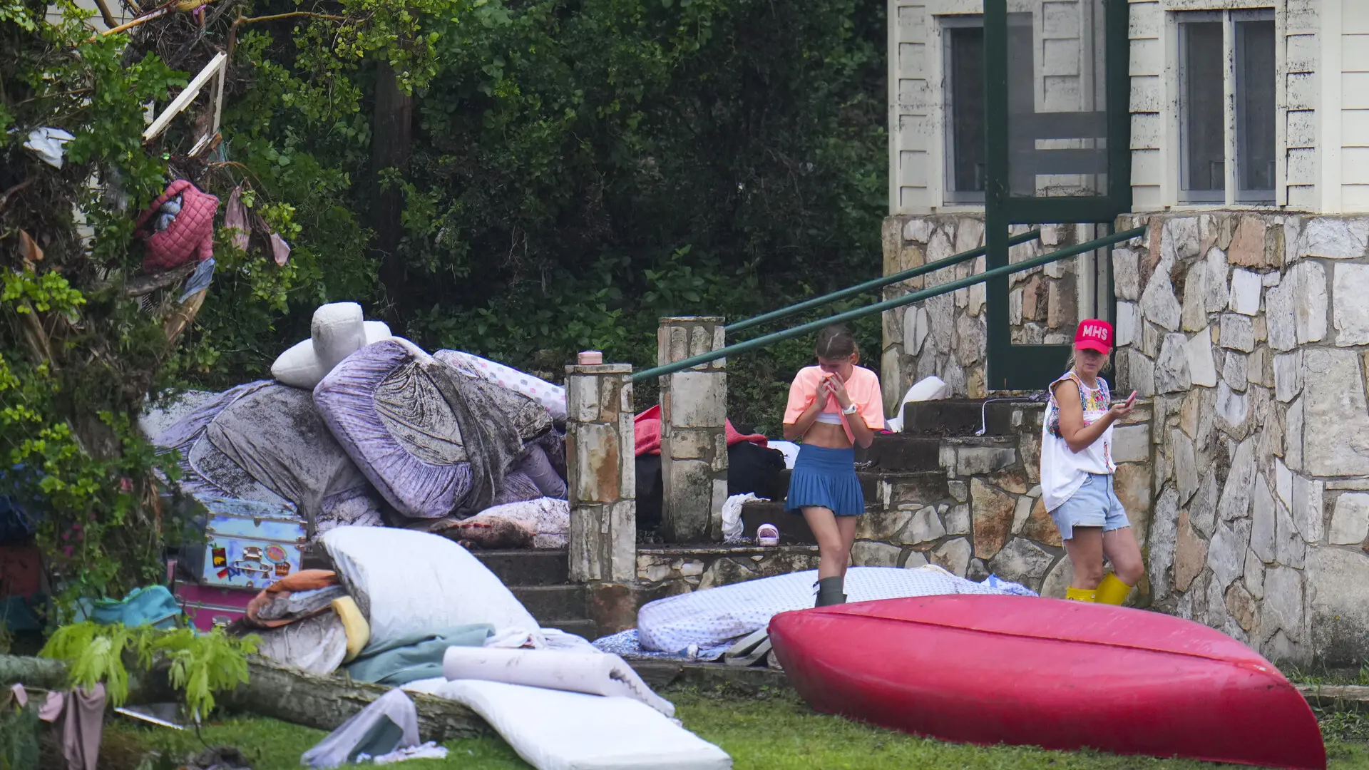 Qué ha pasado en Texas para que unas repentinas inundaciones se hayan cobrado la vida de decenas de personas
