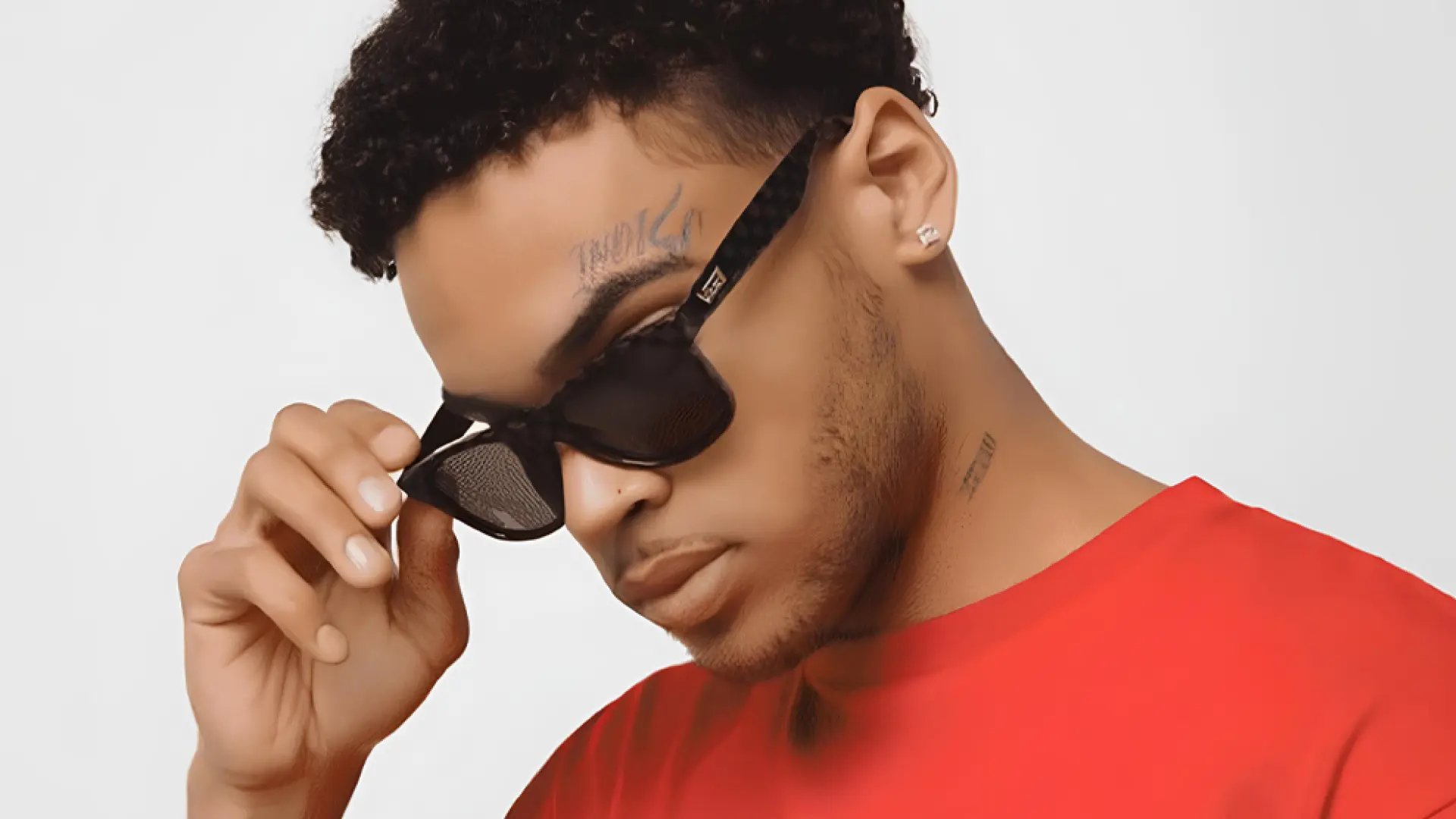 Las gafas de sol, más que una cuestión estética: uno de cada cinco españoles confiesa que lleva lentes no adecuadas