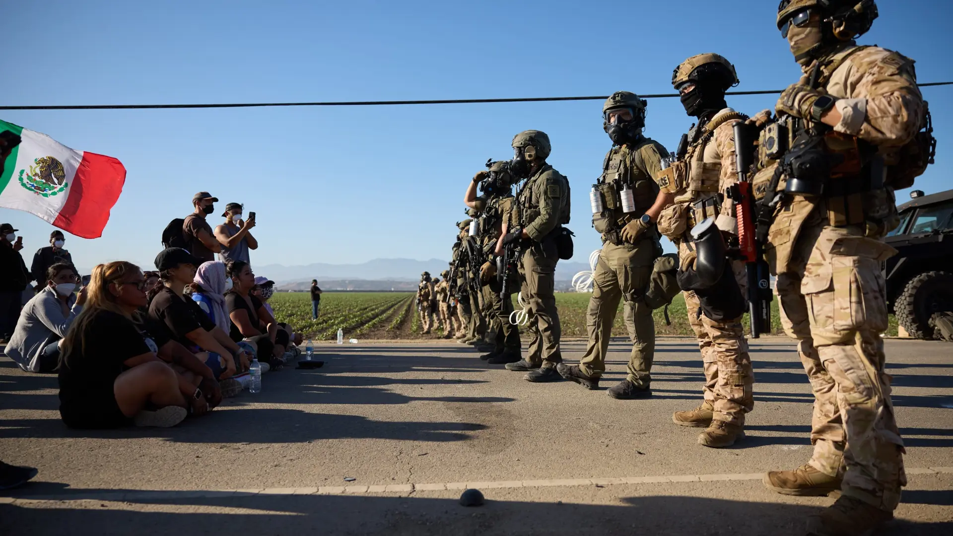 Tensión y caos en California por una redada contra inmigrantes en la que se usaron coches militares y helicópteros Black Hawk