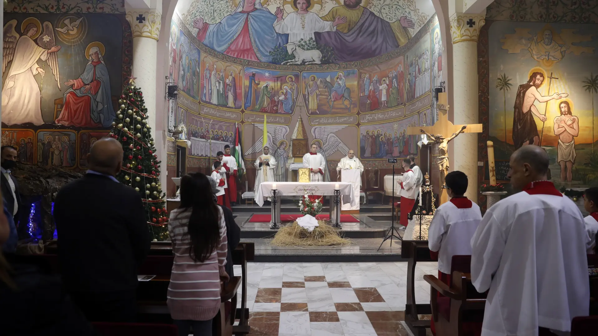 Israel bombardea la única iglesia católica de Gaza y deja al menos dos muertos y seis heridos graves