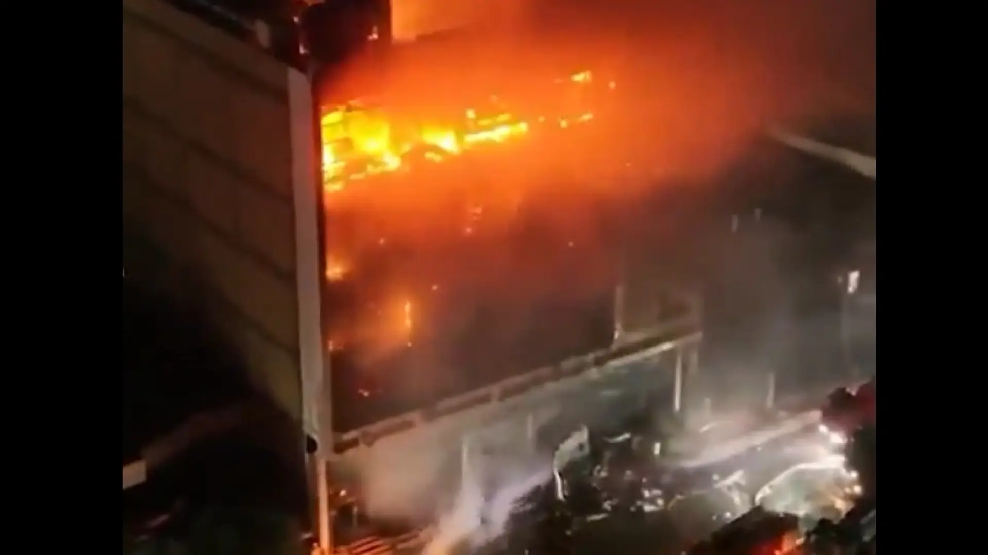 Tragedia en Irak: al menos 50 muertos en el incendio de un centro comercial