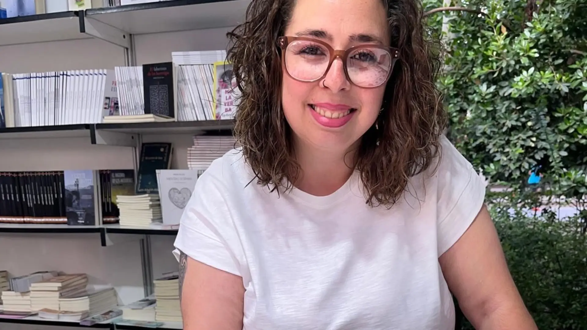 Iris, tras siete años con colitis ulcerosa y nueve enfermedades autoinmunes: "Era una chica sana y todo se descontroló"