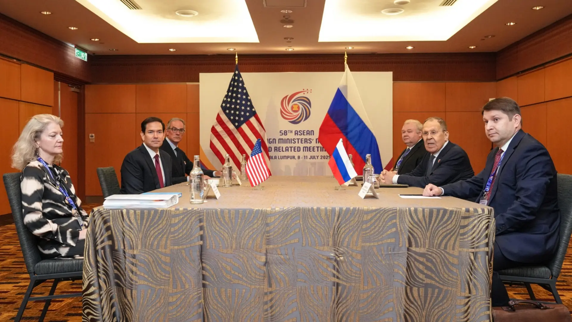 Marco Rubio dice que puede haber "avances" sobre Ucrania tras mantener una reunión con Serguéi Lavrov