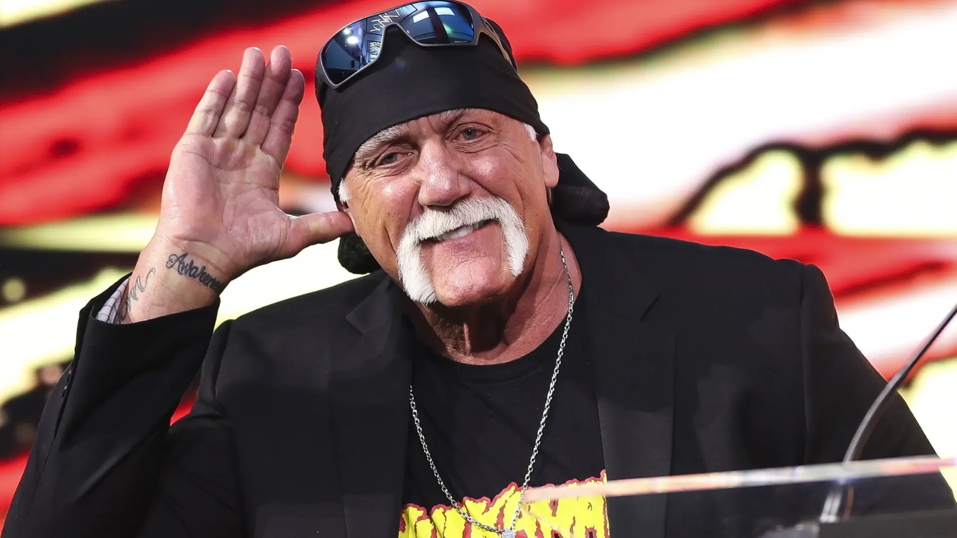 De qué murió Hulk Hogan, la estrella de la lucha libre de la década de los 80, a los 71 años