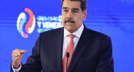 Bloomberg: Maduro recibirá a venezolanos deportados presos en El Salvador, tras negociaciones entre Caracas y Washington