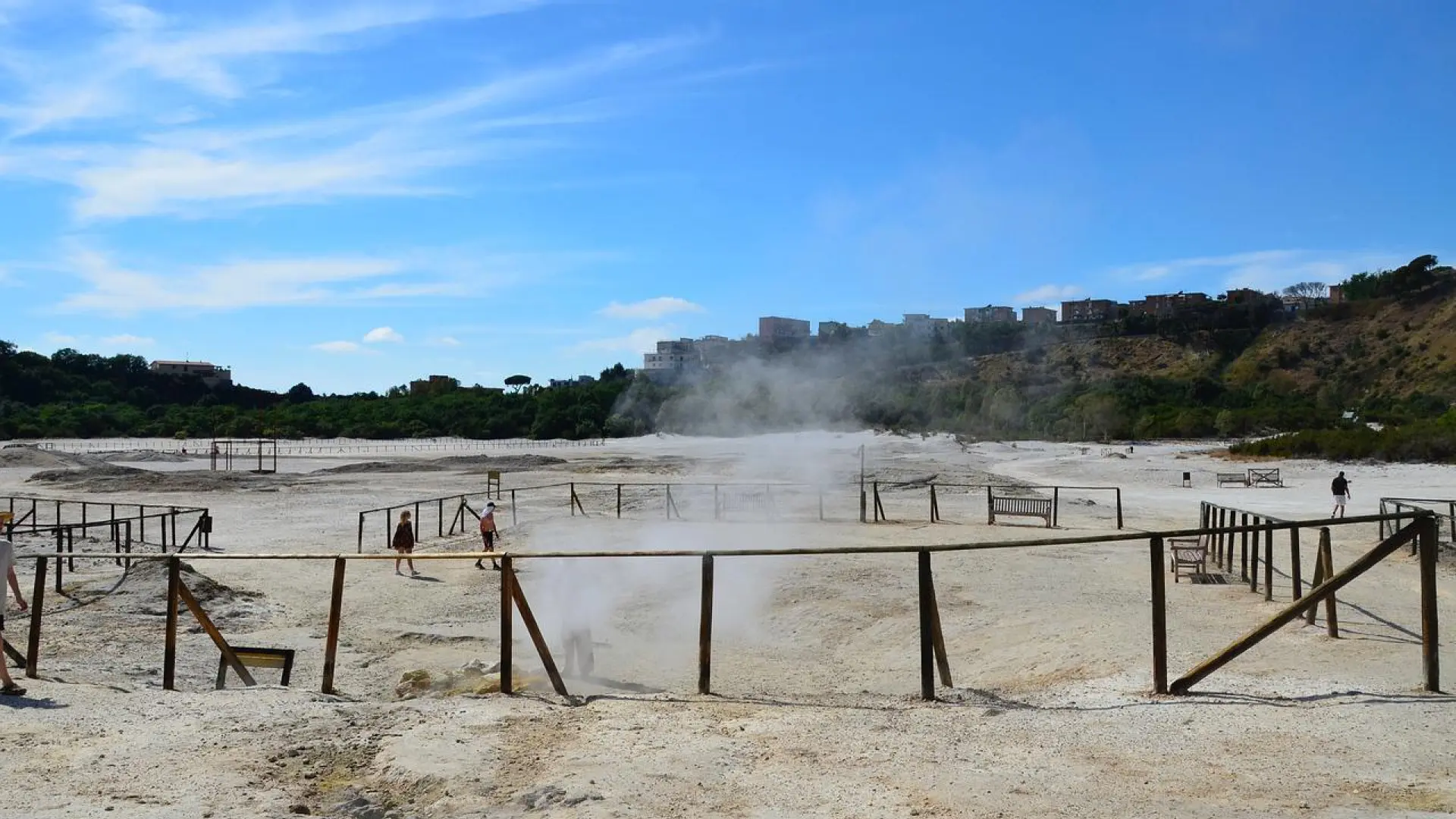 Mueren dos hombres en las playas de Cerdeña y otro en Génova por la ola de calor extremo que azota Europa