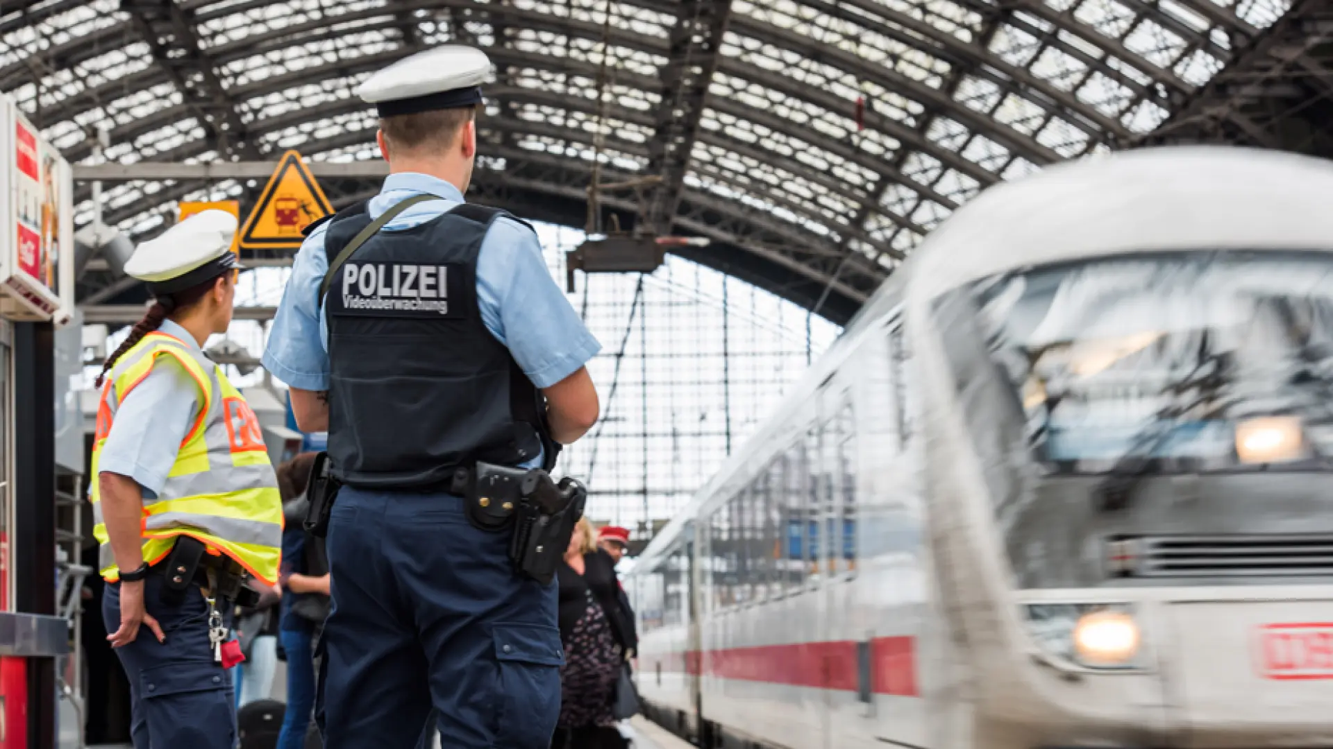 Detenido un hombre tras atacar a cuatro pasajeros con un hacha y un martillo en un tren de Alemania