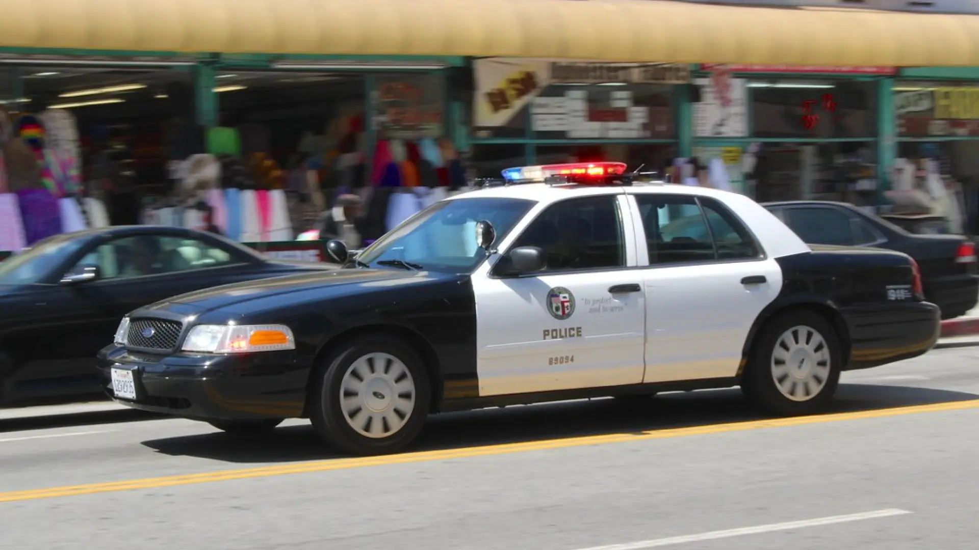 Un atropello deja más de 20 heridos, entre ellos al menos cuatro críticos, en Los Ángeles