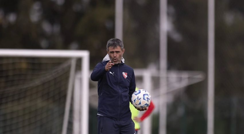 Independiente busca un lateral izquierdo: los nombres que suenan y la prioridad del DT Julio Vaccari