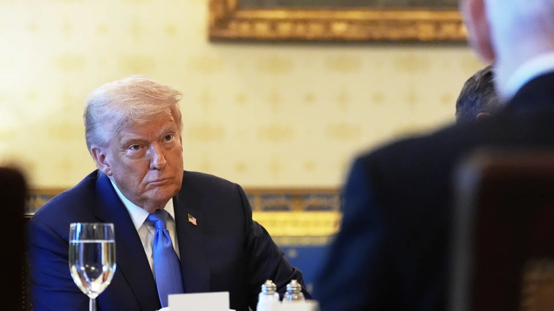Trump asegura que EEUU enviará más armas a Ucrania para que pueda "defenderse"