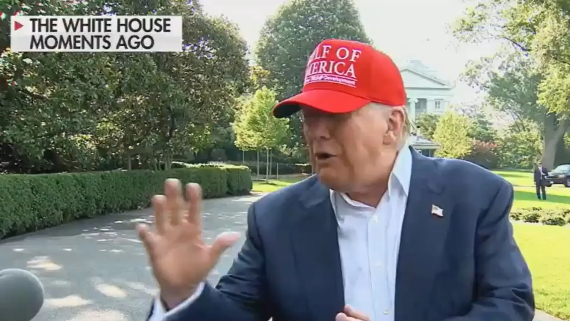 "No corran en línea recta, corran así…": Trump se mofa de los migrantes recluidos y rodeados por caimanes en 'Alligator Alcatraz'