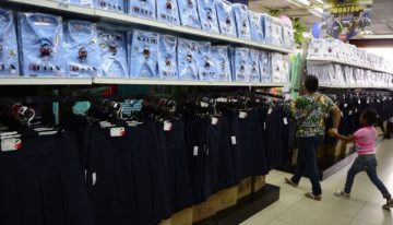 Producción nacional en ruinas: 90% de los uniformes escolares en Venezuela son importados