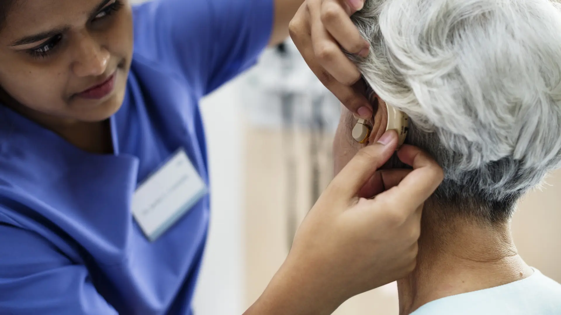 Cómo prevenir la pérdida de audición en personas mayores de forma natural