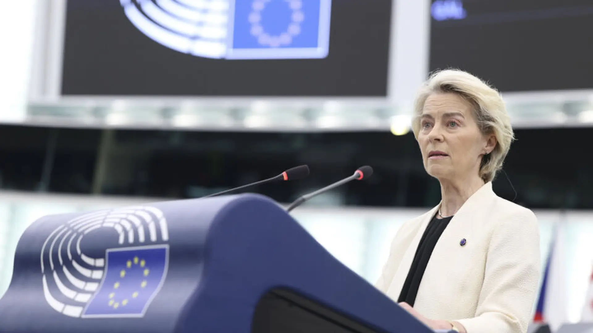 Von der Leyen defiende su gestión en una tensa moción de censura y señala a la ultraderecha: "No les sigamos el juego"