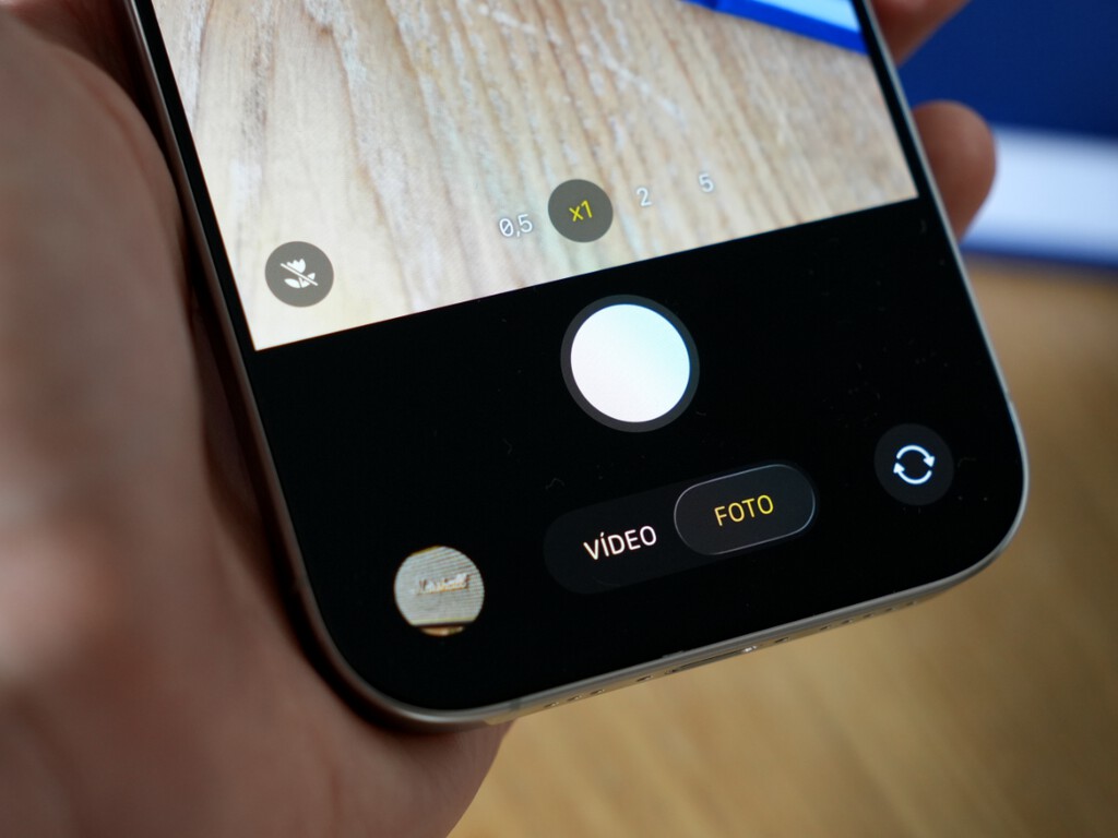 iOS 26 está rompiendo la "memoria muscular" de los usuarios con un cambio en la cámara. Apple acaba de admitir que puede haber ido demasiado lejos