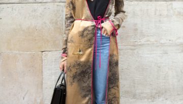 No una si no tres estilistas me han confesado que han comprado este kimono vestido de Zara para ser las invitadas más cool en las cenas de otoño