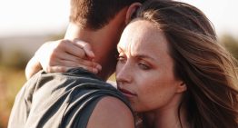 El motivo por el que muchas parejas se separan al llegar a los 40, según el psiquiatra Robert Waldinger, experto en felicidad