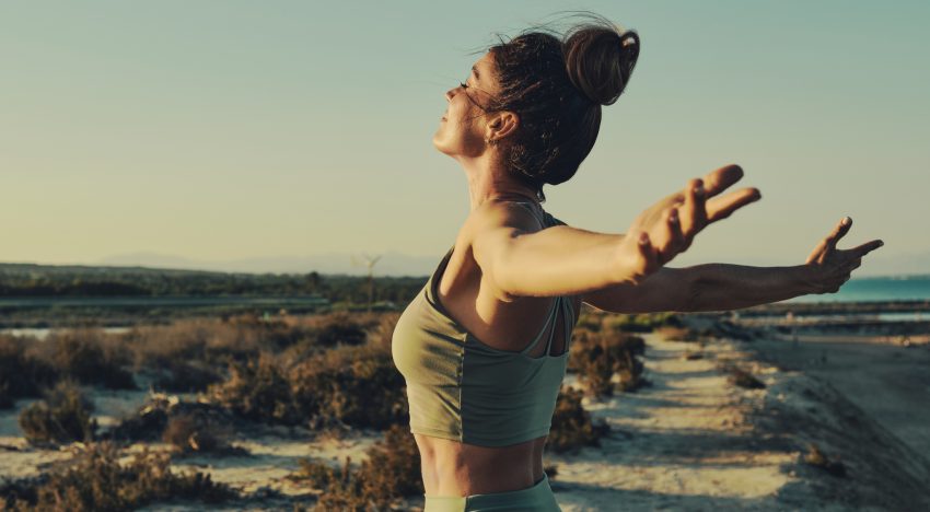 Dra. Stacy Sims, experta en fisiología femenina: «Lo que las mujeres realmente necesitan para vivir mejor y más tiempo es entrenar su fuerza»
