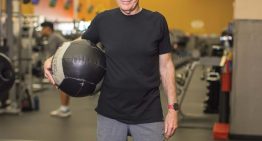 Tim Minnick, el entrenador más longevo del mundo: «Hago pesas y estiramientos 4 o 5 veces por semana, pero también remo»