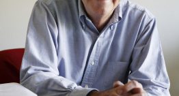 Si no sabes qué leer este verano, estas novelas de Eduardo Mendoza son siempre un acierto seguro