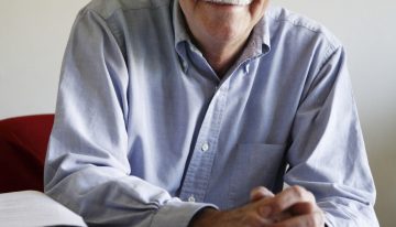 Si no sabes qué leer este verano, estas novelas de Eduardo Mendoza son siempre un acierto seguro