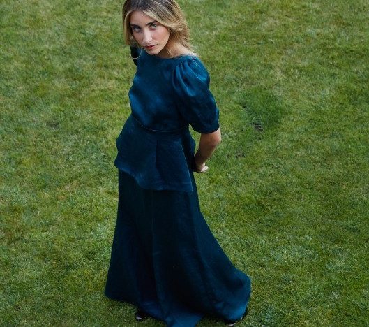 Esta firma de invitada todo tiene todo para ser la mejor vestida de tu próxima boda o evento