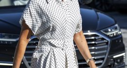 Marie de Dinamarca lleva el vestido de lunares más bonito de Mango y tiene un truco de estilo que siempre funciona