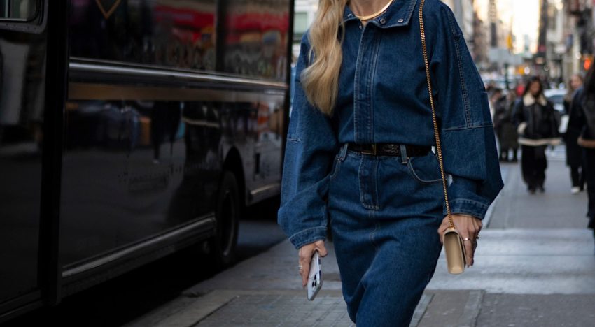 Han llegado a Zara las 2 faldas midi vaqueras que serán tendencia en septiembre y son perfectas para llevar con blusas y conseguir un total look denim infalible