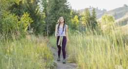 Bibiana Badenes, fisioterapeuta: «Caminar bien es la mejor gimnasia natural para la espalda y mejor aún si lo hacemos en terrenos desiguales»