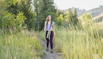 Bibiana Badenes, fisioterapeuta: «Caminar bien es la mejor gimnasia natural para la espalda y mejor aún si lo hacemos en terrenos desiguales»