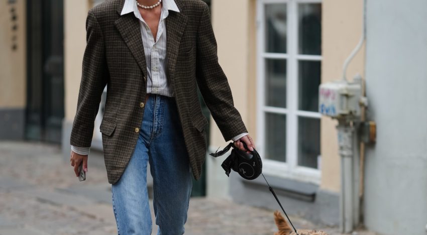 Por qué el uniforme de septiembre de las expertas en moda sigue siendo este, digan lo que digan las tendencias del otoño