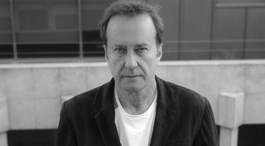 Marcos Giralt, escritor: «Nuestra identidad es un relato que nos contamos a diario y que construimos a conveniencia»