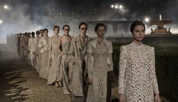 «Así viví en primera persona el último desfile de Maria Grazia Chiuri para Dior, la única mujer al frente de la marca francesa en sus 70 años»