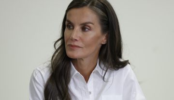 Diana Rubio, experta en protocolo: «El look de la reina Letizia en su visita a los incendios es acertado y respetuoso, el que me ha chirriado es el de la ministra»