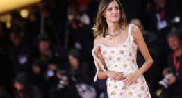 ¡Alerta tendencia invitadas de septiembre! he visto cuatro vestidos de flores deliciosos en la alfombra roja de Venecia