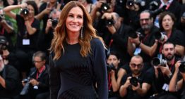 Julia Roberts deja a Venecia con la boca abierta con el vestido más inspirador y pendientes de diamantes