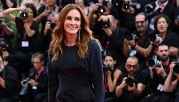 Julia Roberts deja a Venecia con la boca abierta con el vestido más inspirador y pendientes de diamantes