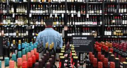 Productores de vino francés alertan por aranceles de Estados Unidos y caída del dólar