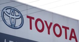 Toyota recorta 14% sus previsiones de beneficios por los aranceles de Trump