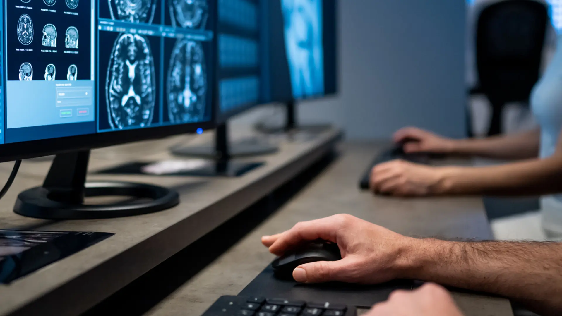 Descubren una forma de reparar la barrera sangre-cerebro en personas mayores, lo que podría ayudar a tratar el alzhéimer