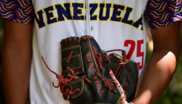 Jóvenes venezolanos mantienen sueño de jugar en grandes ligas tras negativa de visado de EU