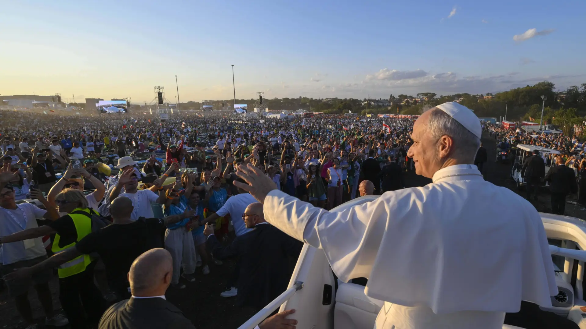 El papa León XIV, en el cierre del multitudinario Jubileo de la Juventud en Roma: «Estamos con los jóvenes de Gaza y Ucrania»