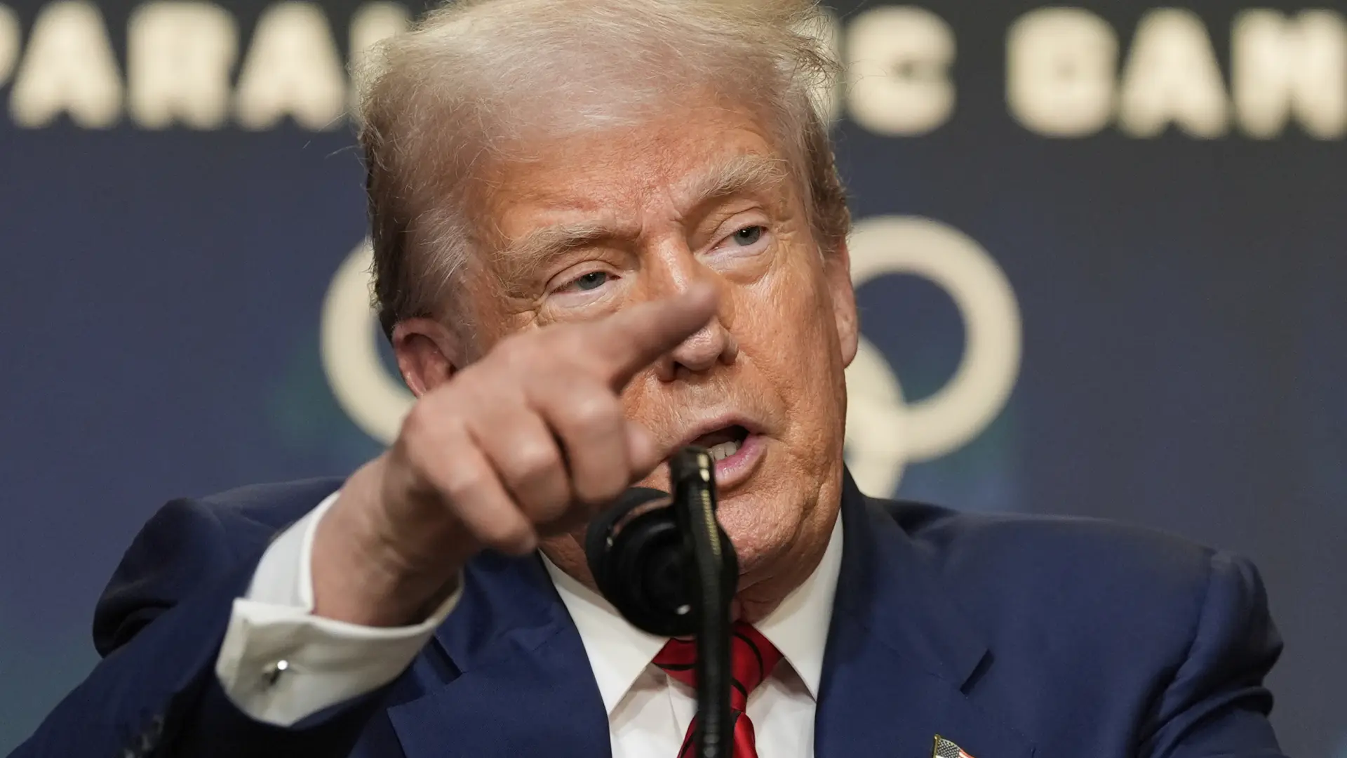 Donald Trump se jacta tras la entrada en vigor de los aranceles: «Miles de millones están fluyendo a EEUU»