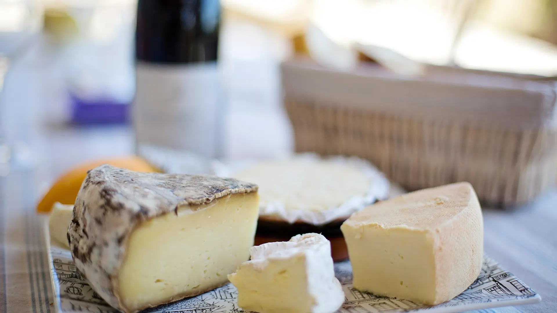 Alerta en España por la venta de quesos franceses con listeriosis