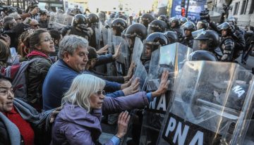 Protesta de jubilados contra veto de Milei