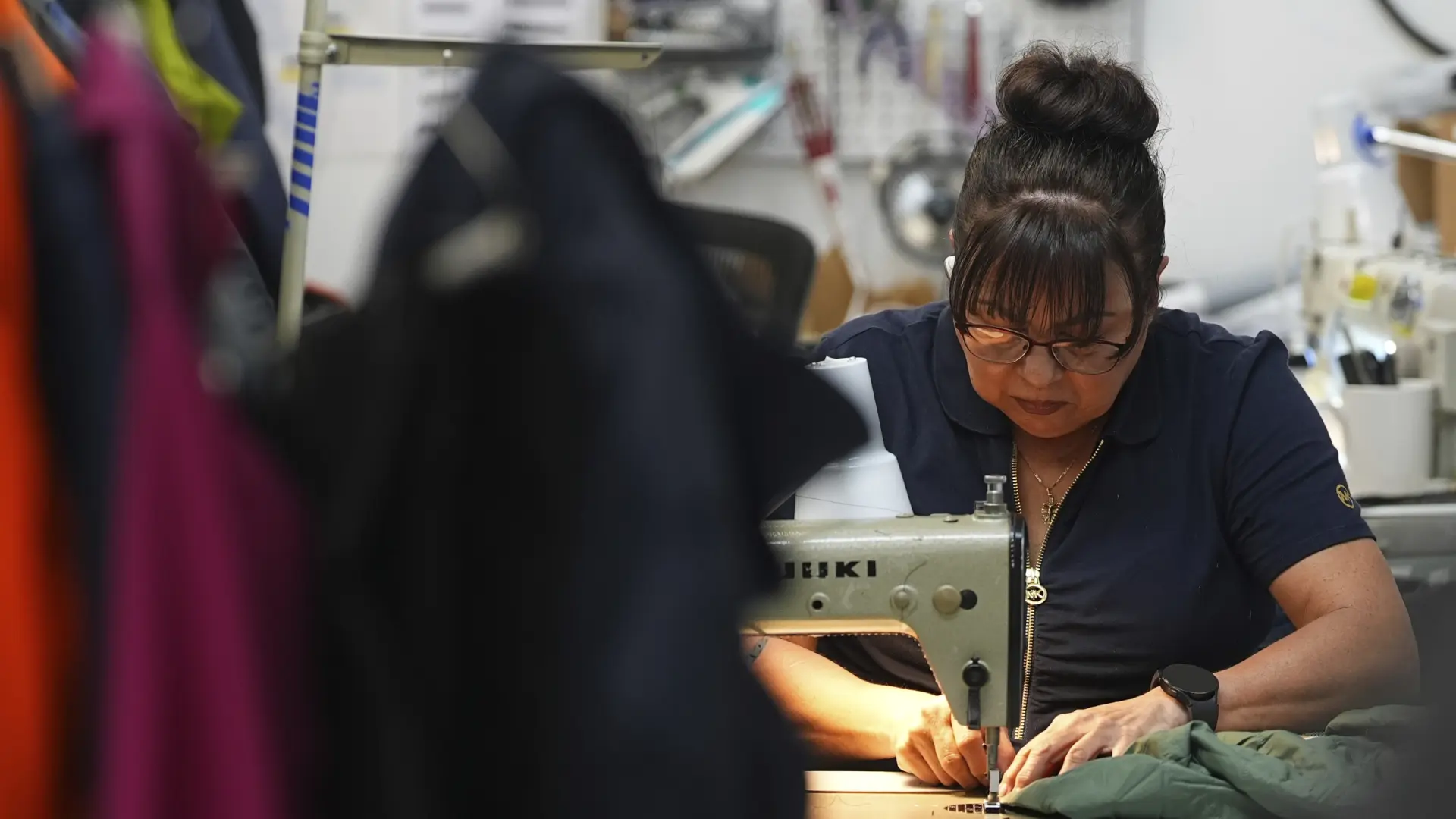 La fuerza laboral de EEUU pierde 1,2 millones de trabajadores migrantes por la política de Trump: «Es un sabotaje económico»