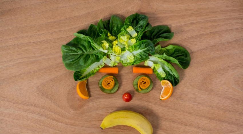 ¿Qué papel juegan las emociones y la psicología en la elección de alimentos saludables?