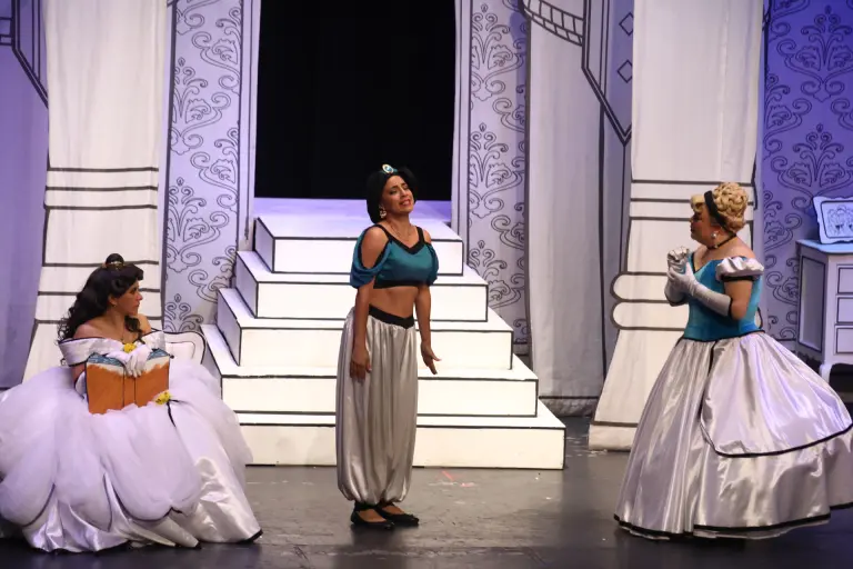 Experiencia 12 princesas en pugna . Foto Rosario Servin